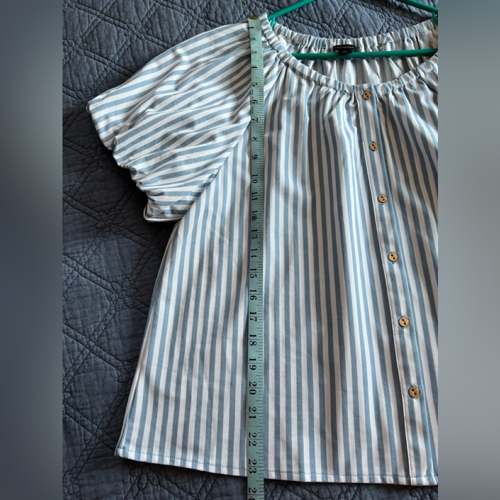 Ann Taylor Striped Blue and White blouse. Puff sleeves. Size Large. - Picture 7 of 10